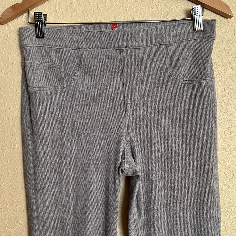 Spanx Stretch Pull On Pants Medium Size - image 2